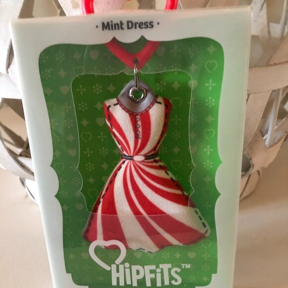 HIPFITS SET OF 2 BACKPACK HANGER/KEYCHAIN "MINT DRESS" PERFECT STOCKING STUFFER - Picture 2 of 5